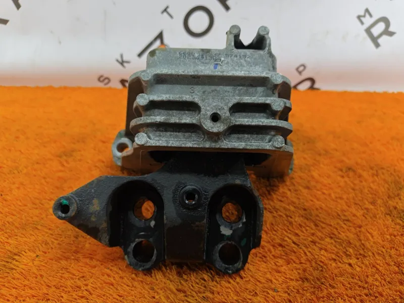 Опора двигателя