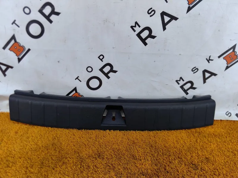 Накладка замка багажника