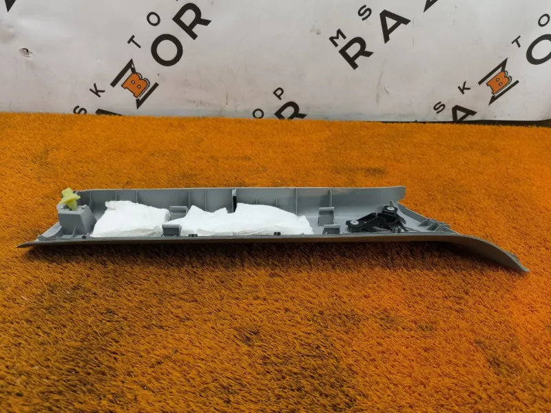 Накладка на стойку кузова