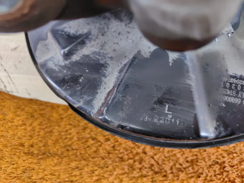 Кулак поворотный