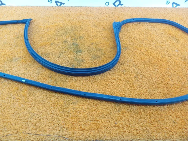 Уплотнитель двери