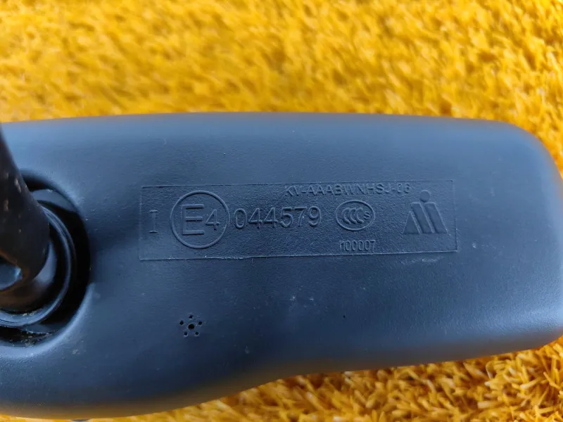 Зеркало заднего вида