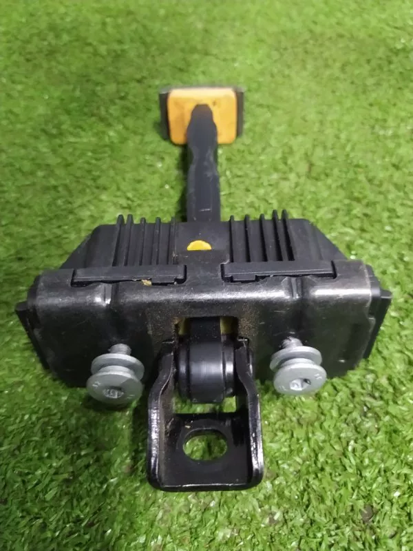 Ограничитель двери