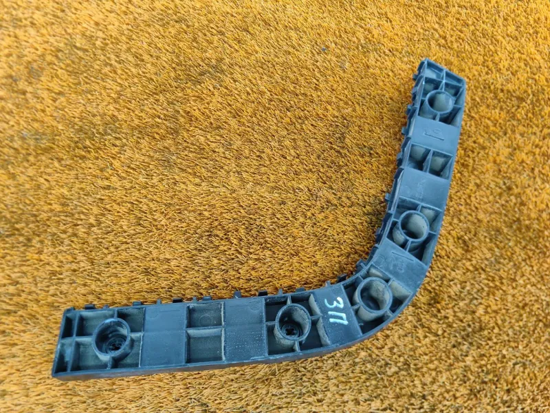 Кронштейн бампера