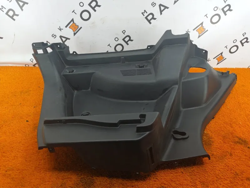 Обшивка багажника