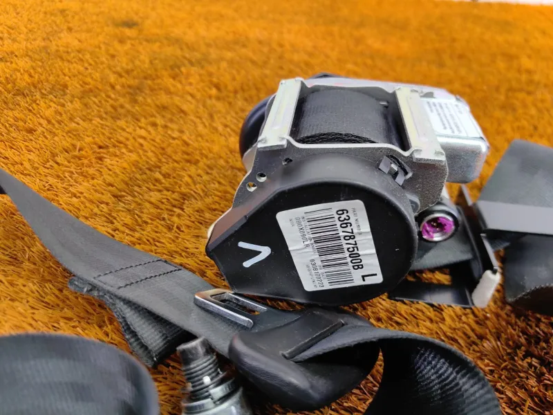 Ремень безопасности