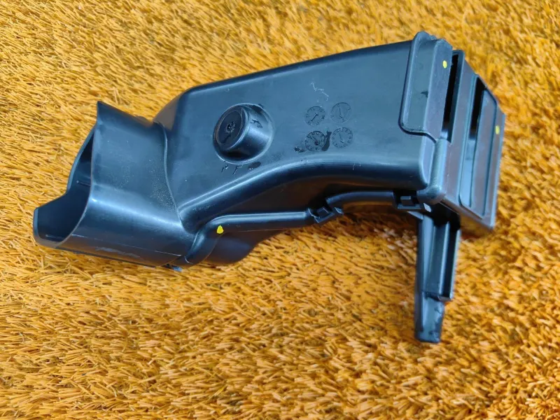 Воздуховод отопителя