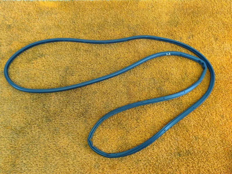 Уплотнитель двери