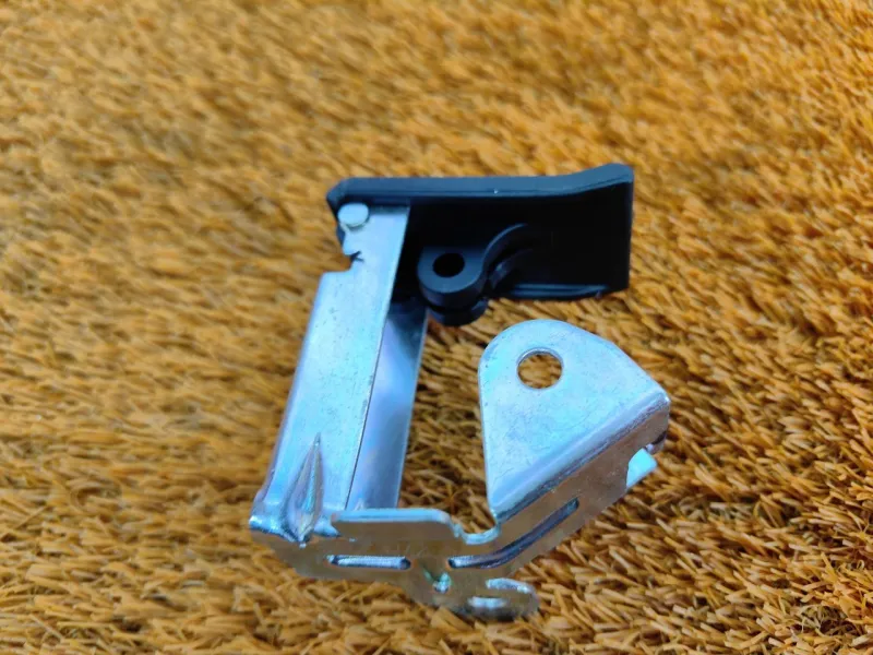 Ручка открывания капота