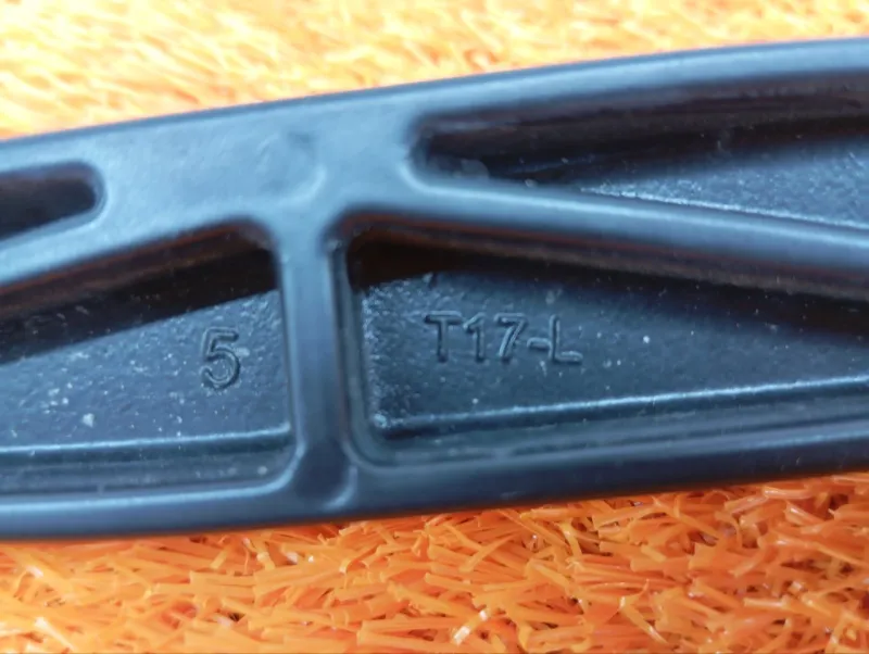 поводок стеклоочистителя