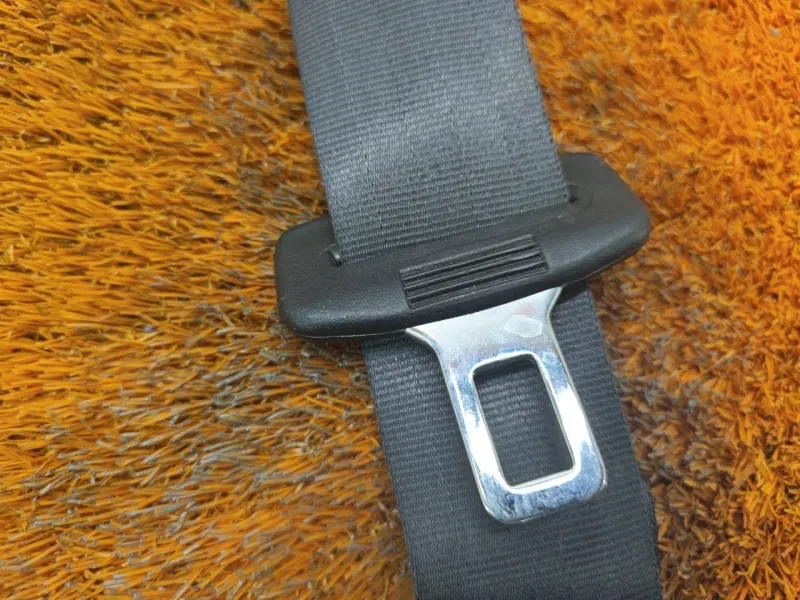 Ремень безопасности