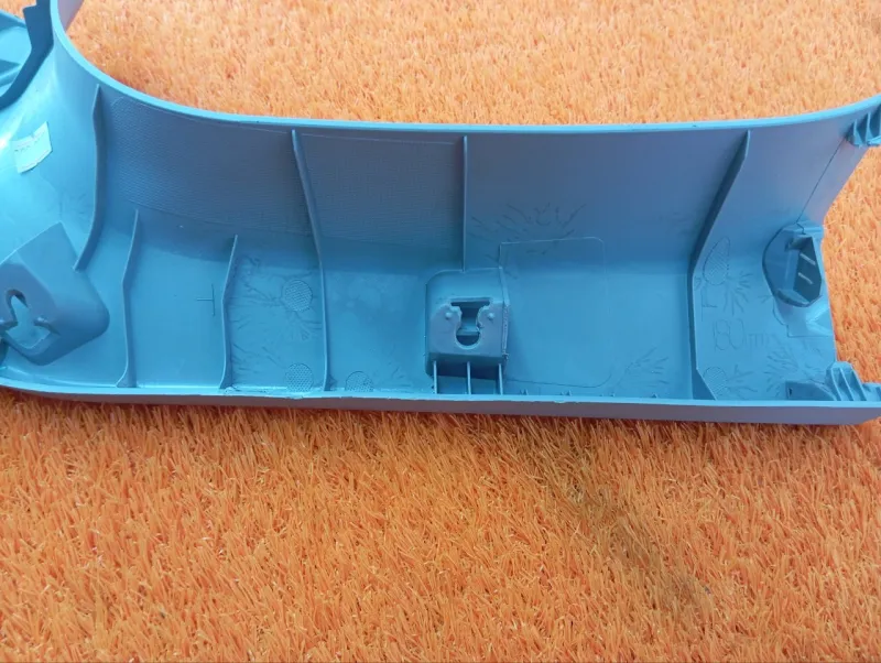 Обшивка двери багажника