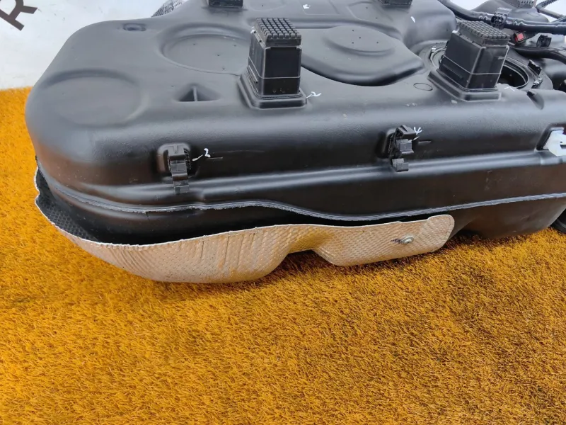 Бак топливный