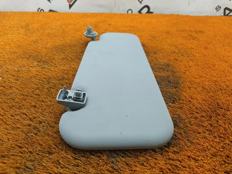 Козырек солнцезащитный