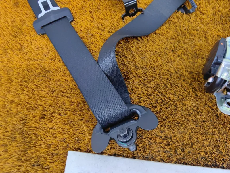 Ремень безопасности