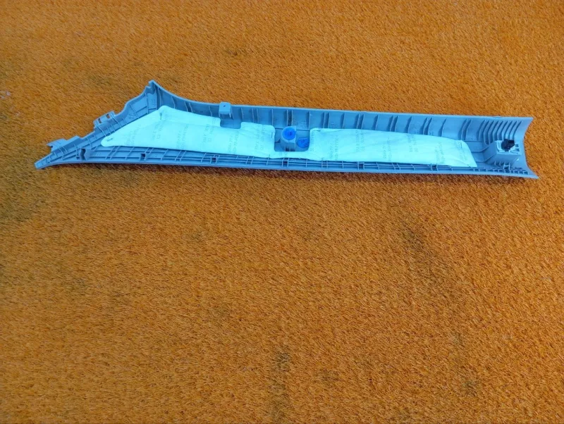 Накладка на стойку кузова