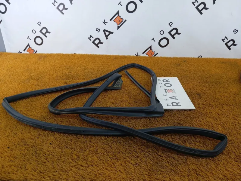 Уплотнитель двери