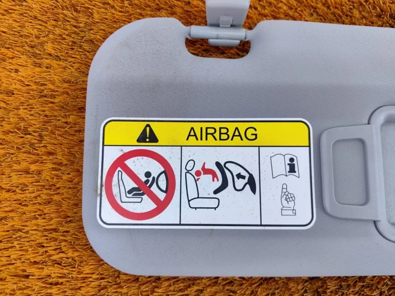 Козырек солнцезащитный