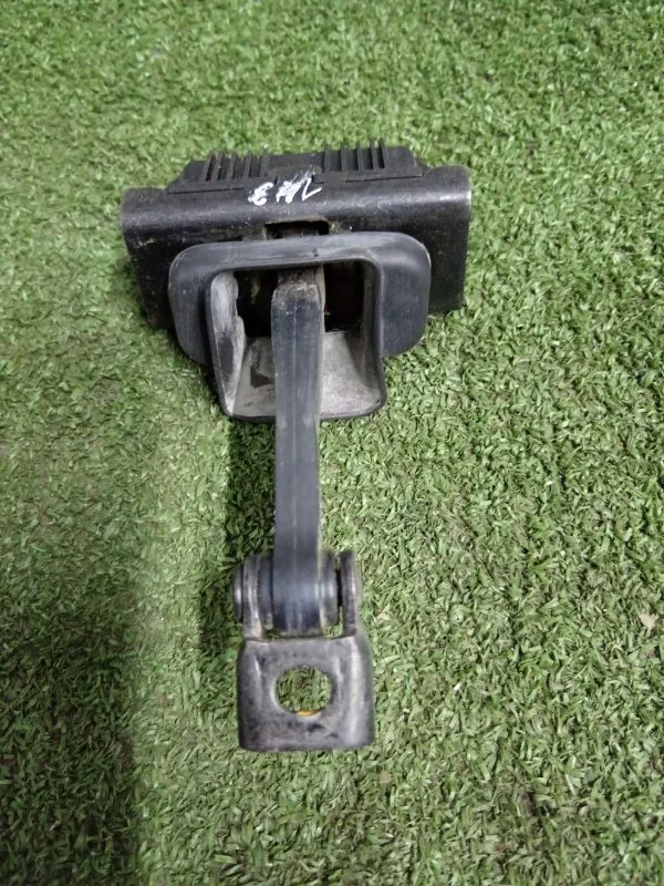 Ограничитель двери