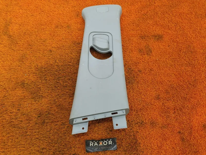 Обшивка центральной стойки