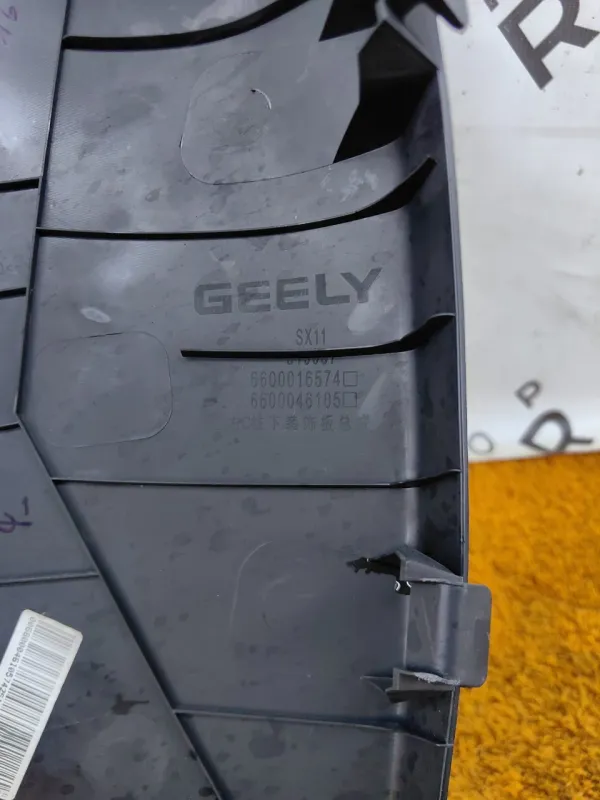 Накладка на стойку кузова