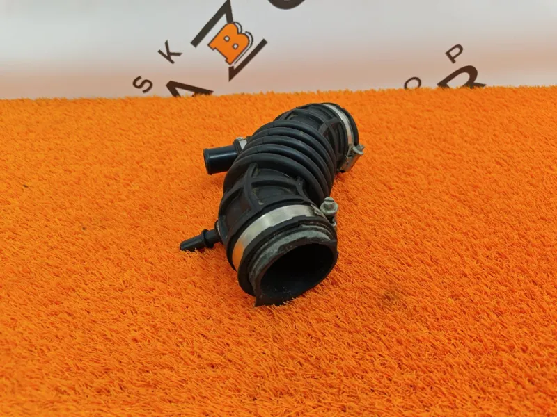 Патрубок воздушного фильтра