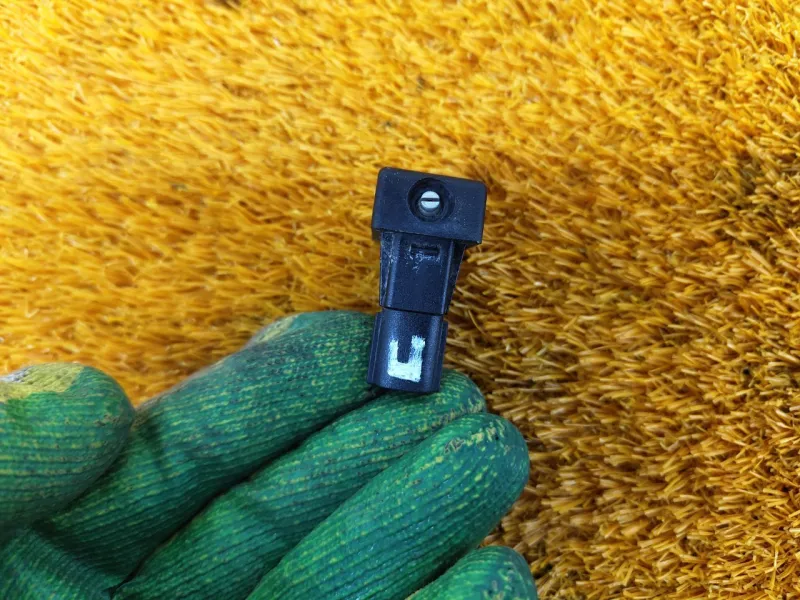 Форсунка стеклоомывателя