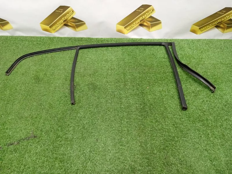 Уплотнитель стекла двери