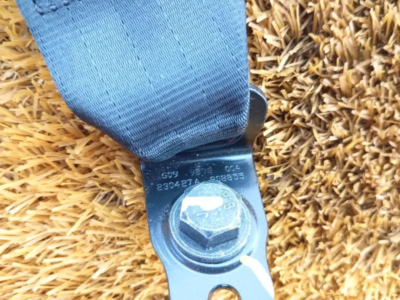 Ремень безопасности