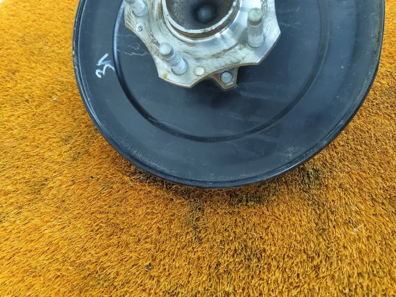 Кулак поворотный