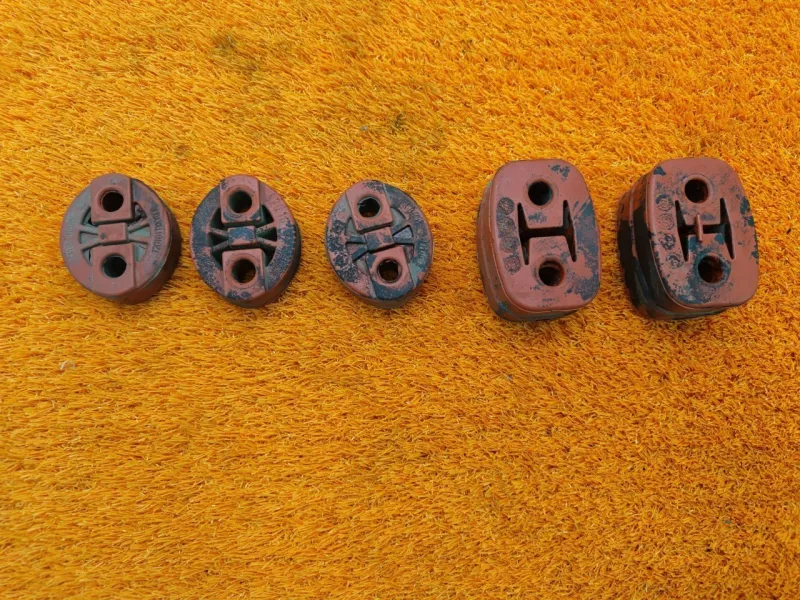 Крепление глушителя