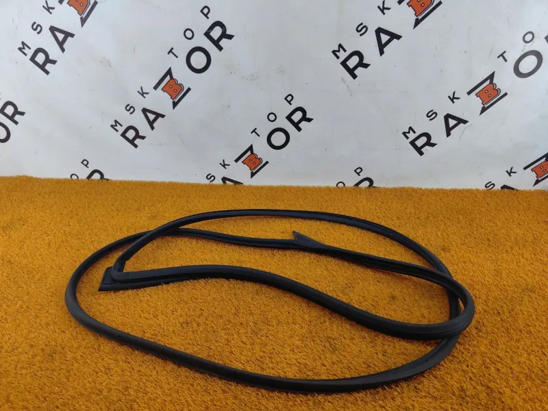 Уплотнитель двери