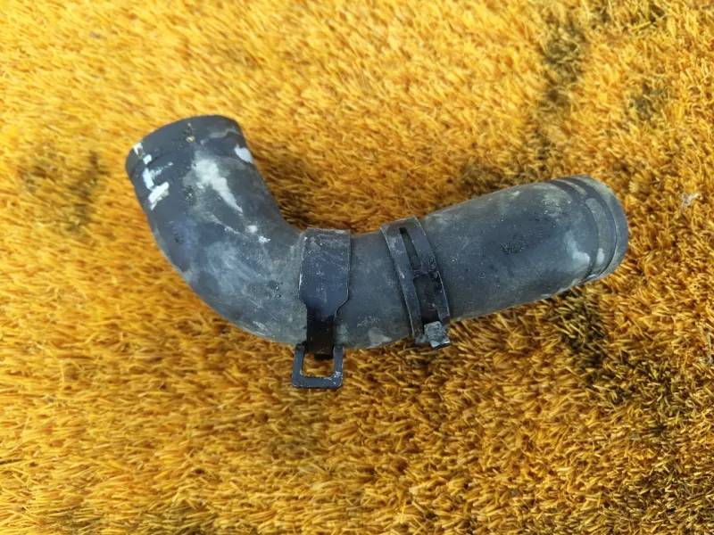 Патрубок радиатора