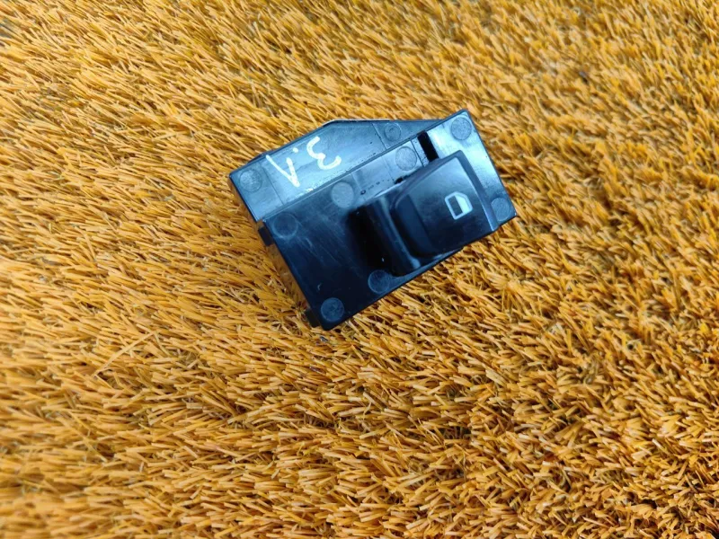 Кнопка стеклоподъемника