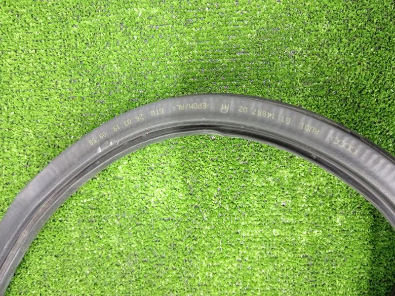 Уплотнитель двери