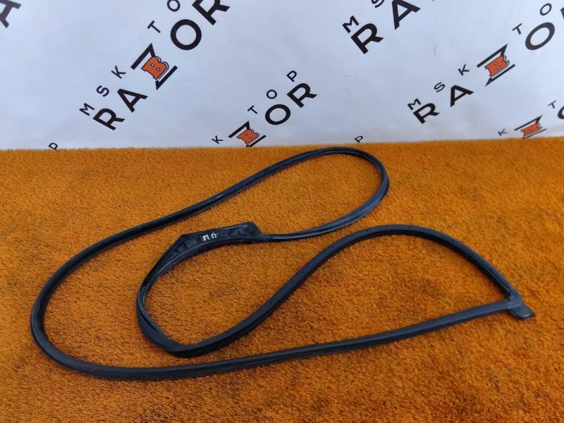 Уплотнитель двери