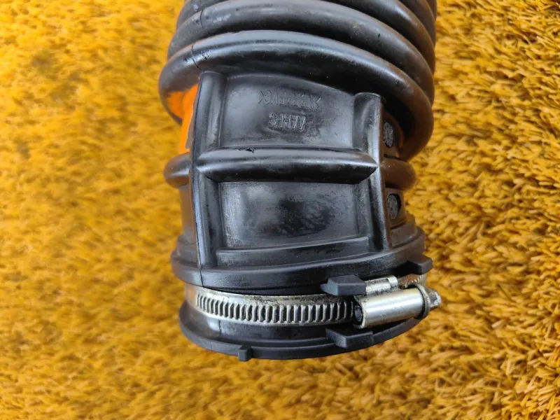 Патрубок воздушного фильтра