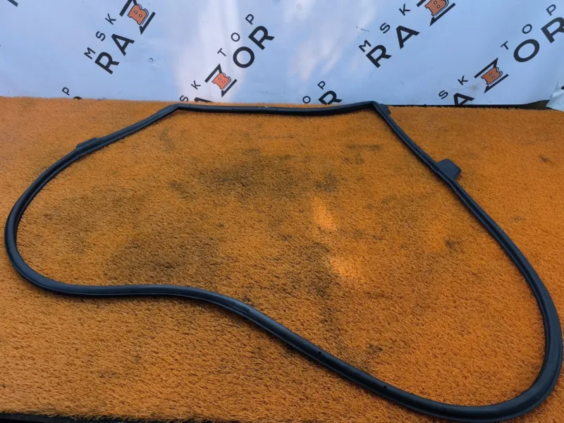 Уплотнитель двери