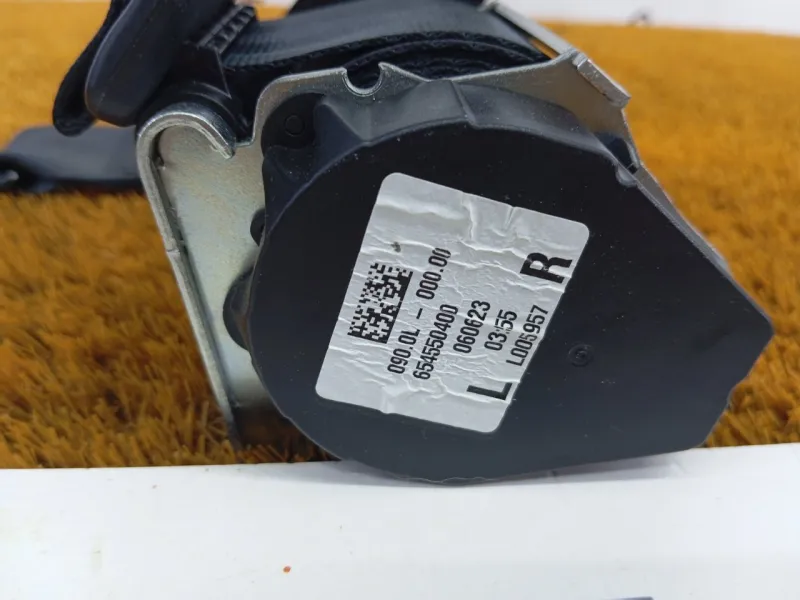 Ремень безопасности