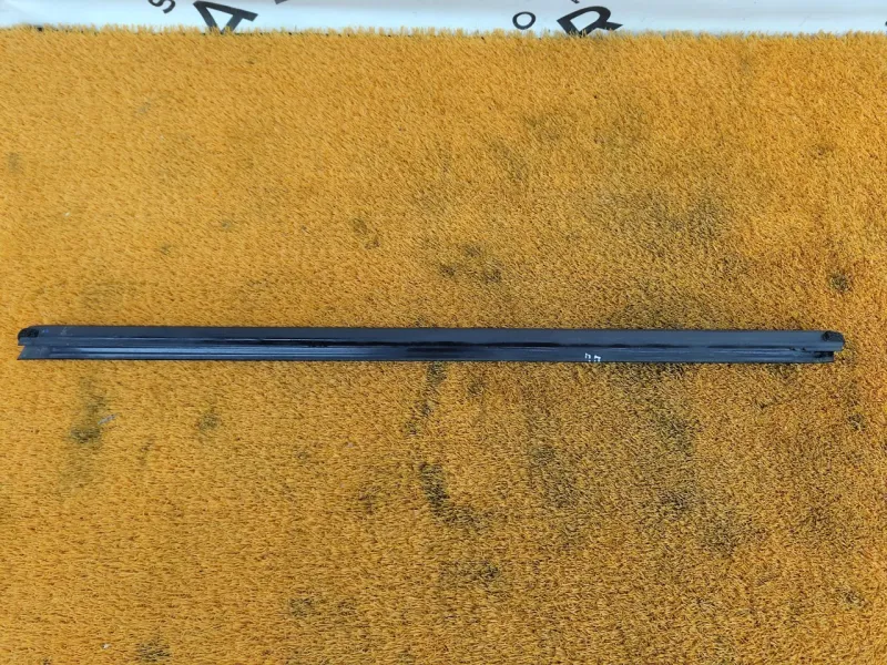 Уплотнитель стекла двери