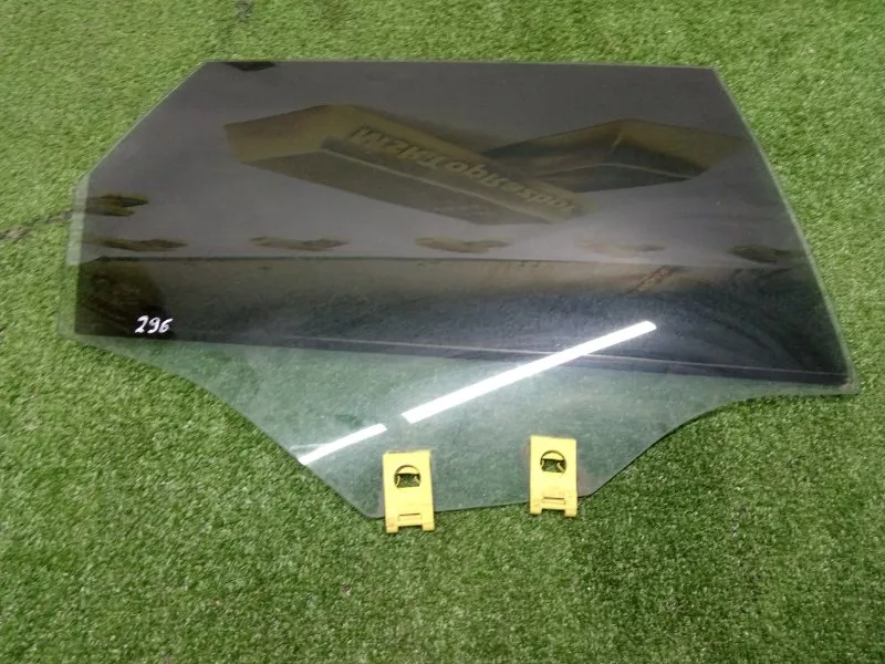 Стекло двери Audi A3 2005 8P4845206B 8P, заднее правое