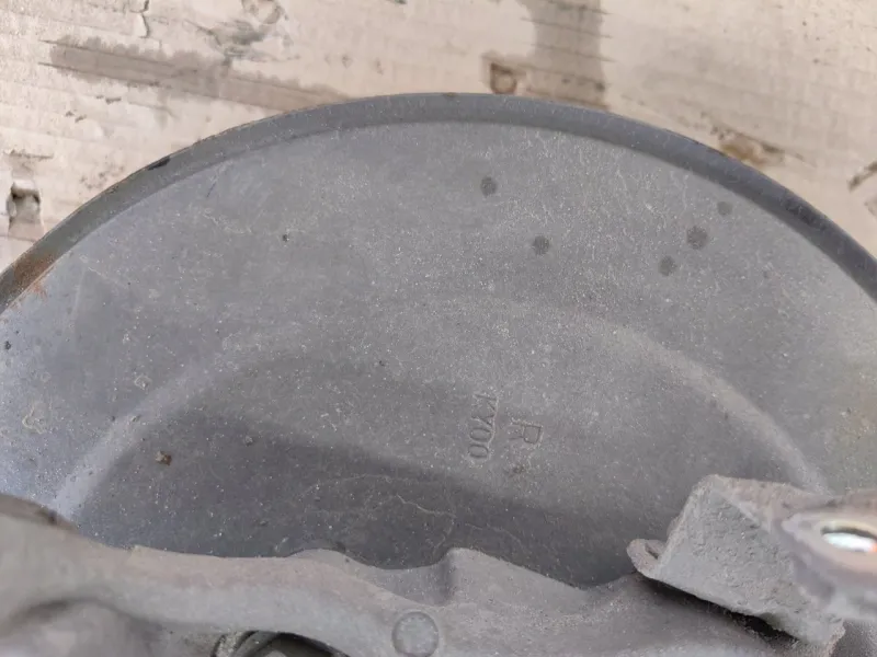 Кулак поворотный