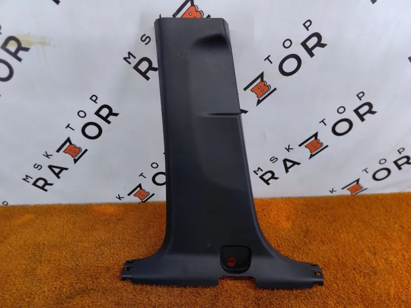 Обшивка центральной стойки