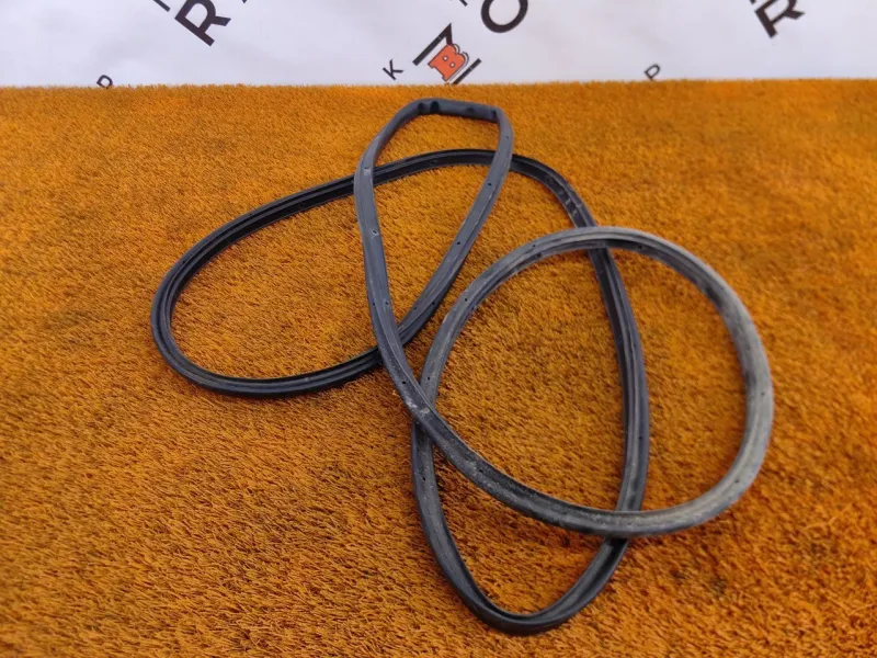 Уплотнитель двери