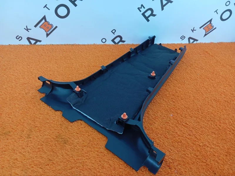 Обшивка центральной стойки