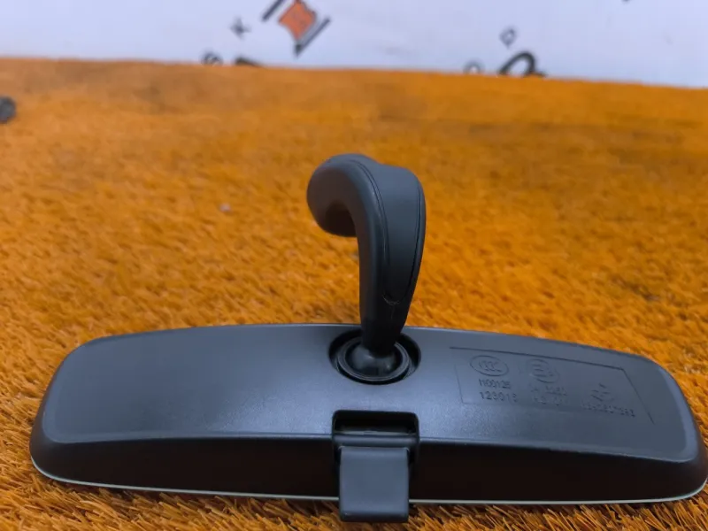 Зеркало заднего вида