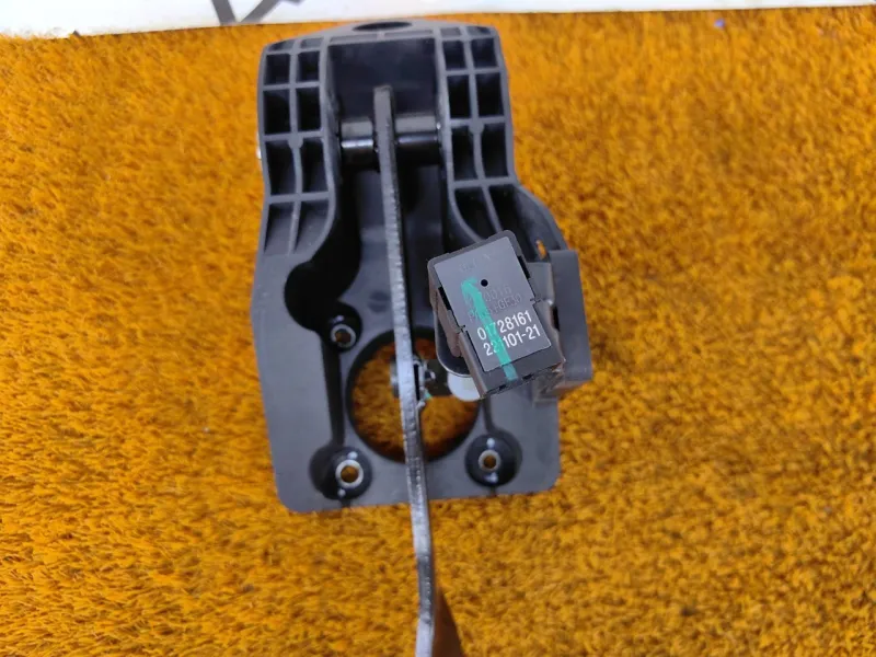 Педаль тормоза