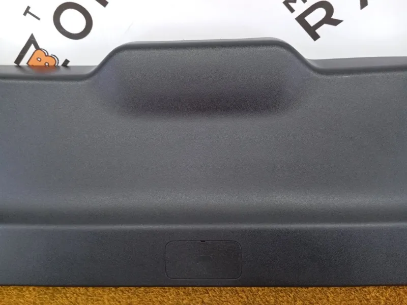 Обшивка двери багажника