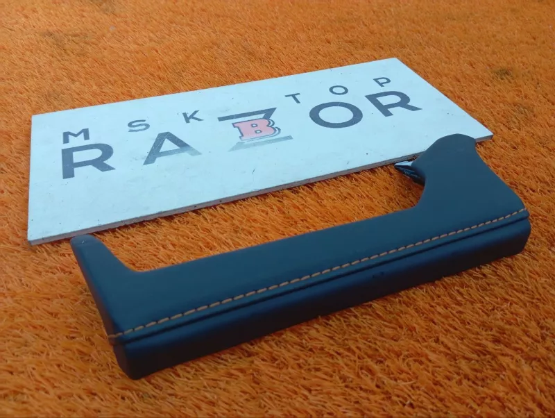 Декоративная накладка торпедо