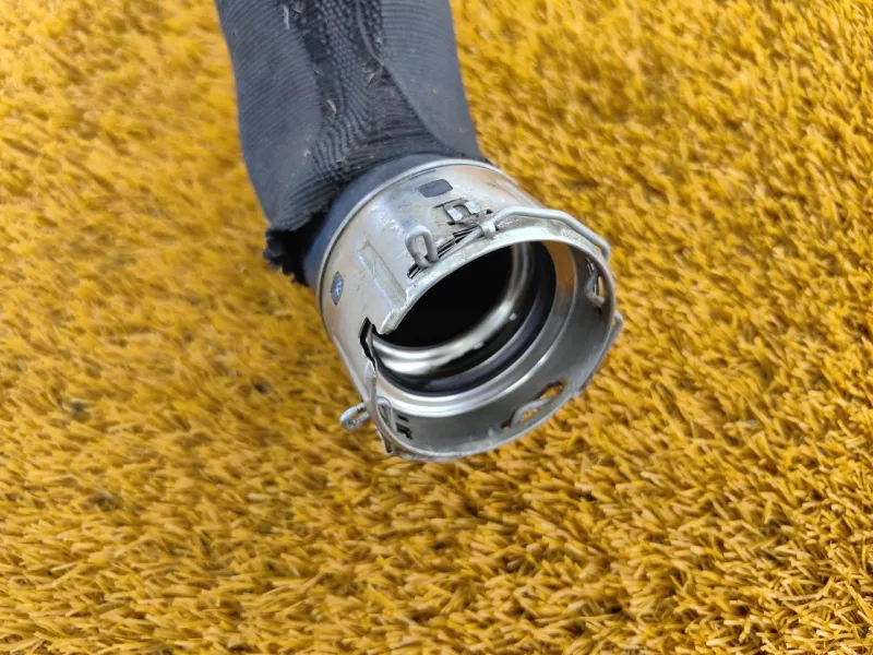 Патрубок интеркулера